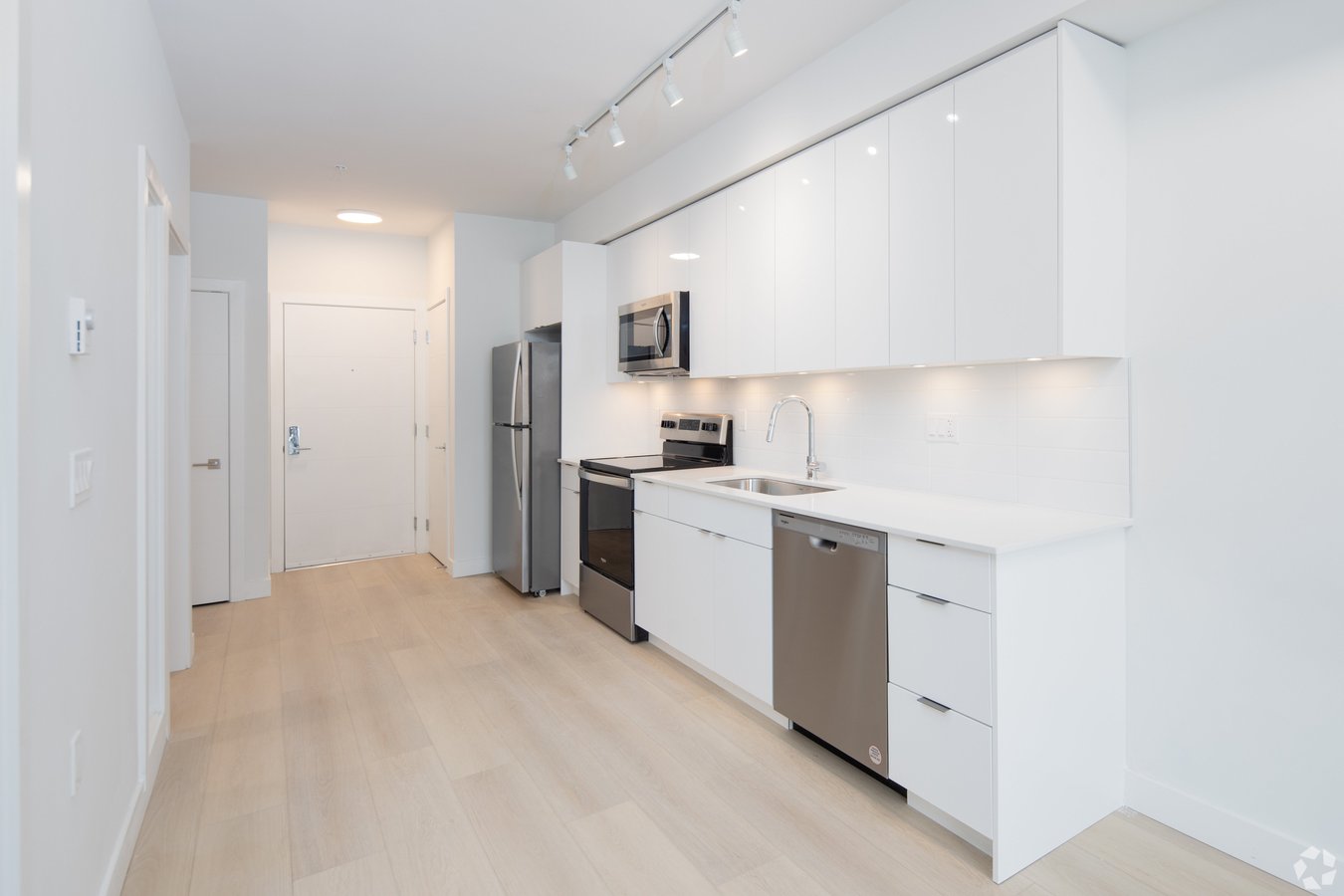 7907 Edmonds Street - Photo 9