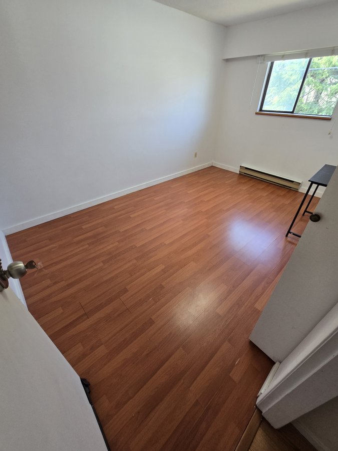 4492 Hurst Street - Photo 4