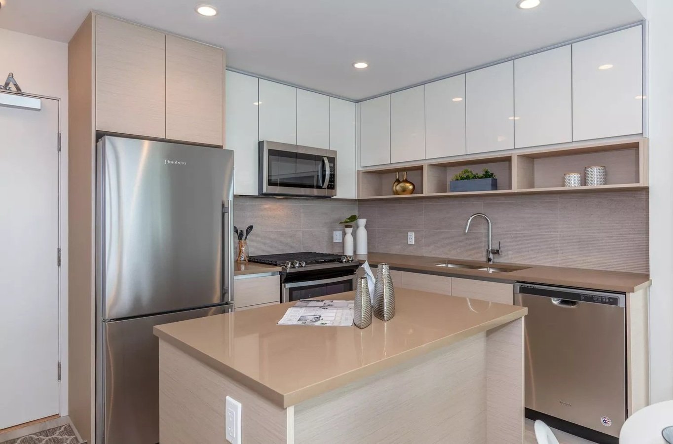8850 University Crescent - Photo 3