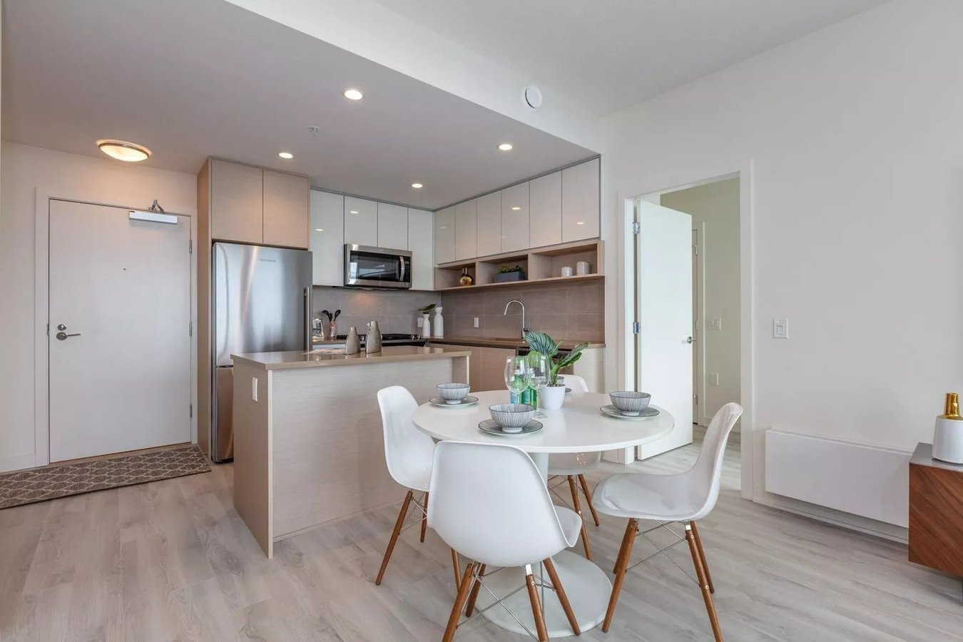 8850 University Crescent - Photo 2