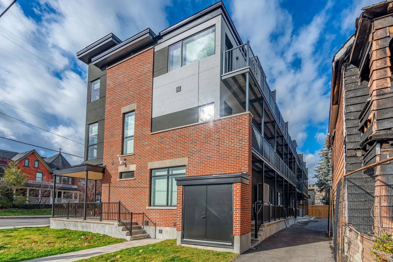 71 Parent Avenue - Photo 3