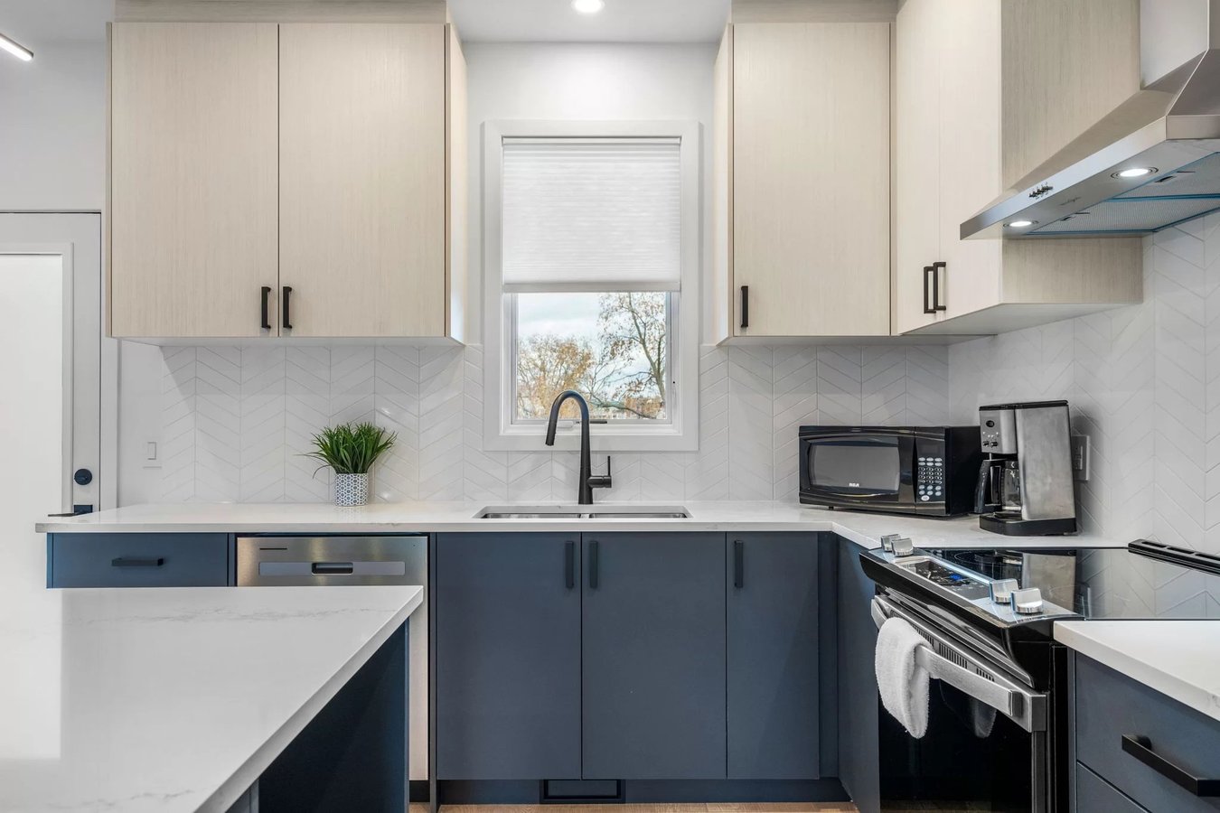 71 Parent Avenue - Photo 16