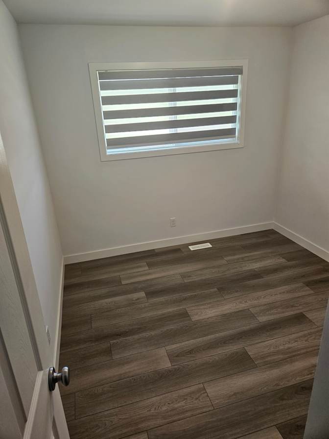 Beaconsfield Way NW - Photo 2