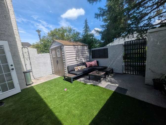 Southwest Calgary - Photo 2