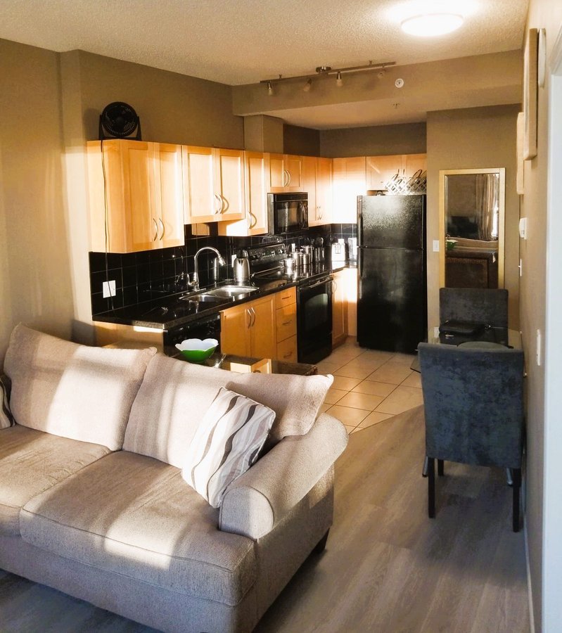 1053 10 Street Southwest - Photo 4
