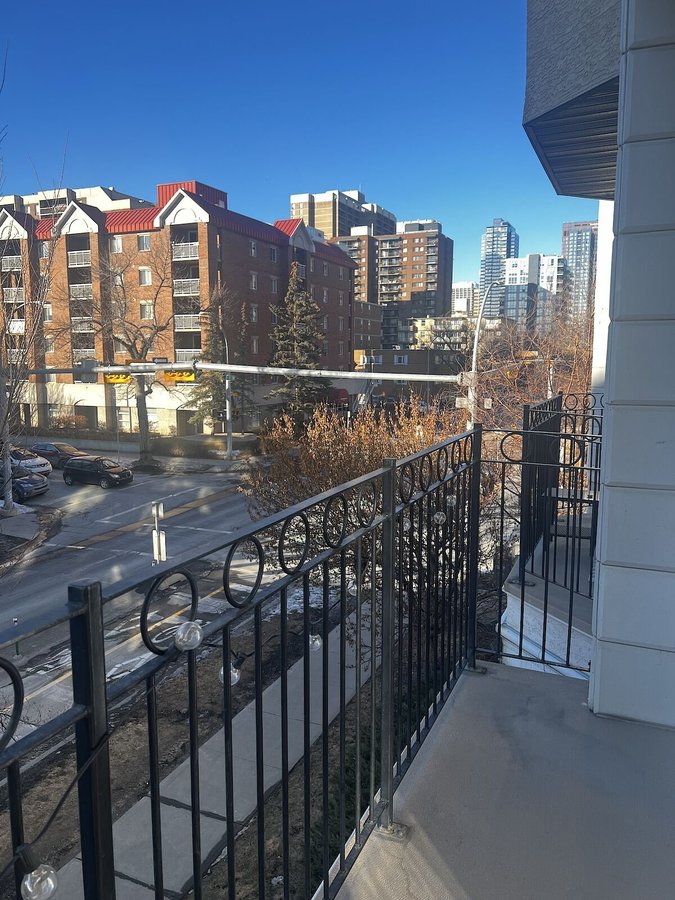 527 15 Avenue Southwest - Photo 6