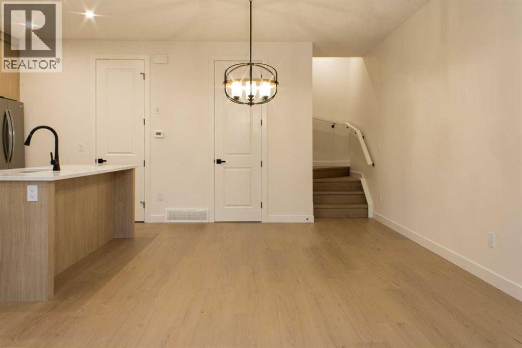 Upper, 1512 21 Avenue NW - Photo 2