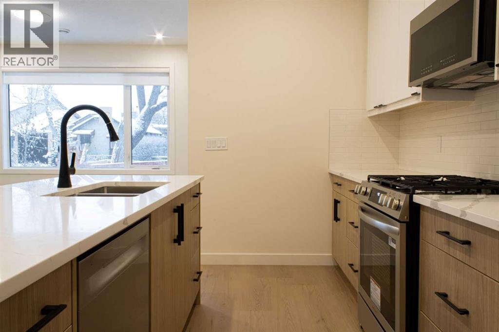 Upper, 1512 21 Avenue NW - Photo 5