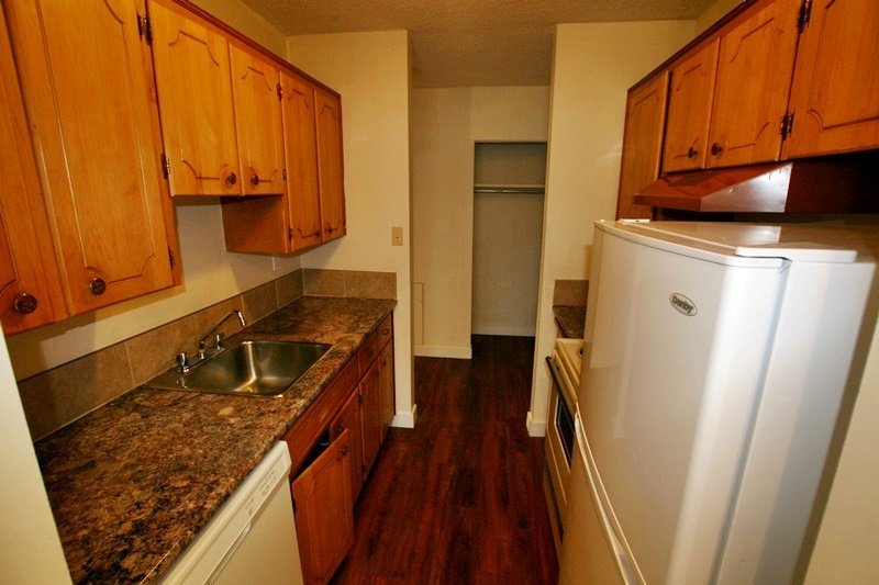 927 14 Avenue Southwest - Photo 2