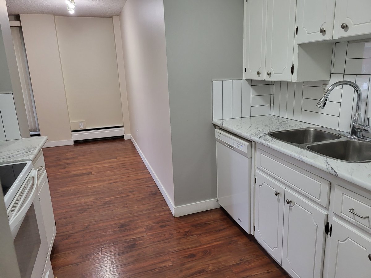 927 14 Avenue Southwest - Photo 9