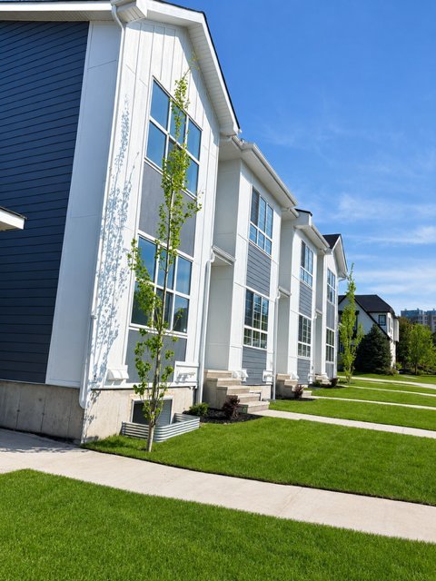 4503 21 Avenue Northwest - Photo 2