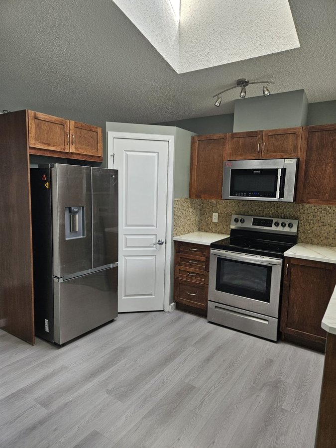 1194 New Brighton Park Southeast - Photo 2