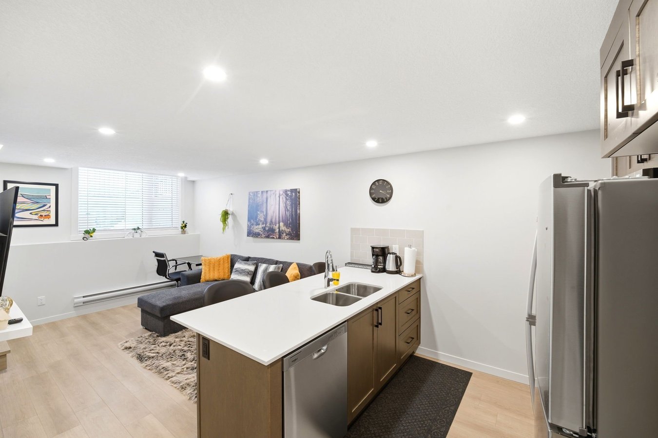 40 Livingston Parade Northeast - Photo 1