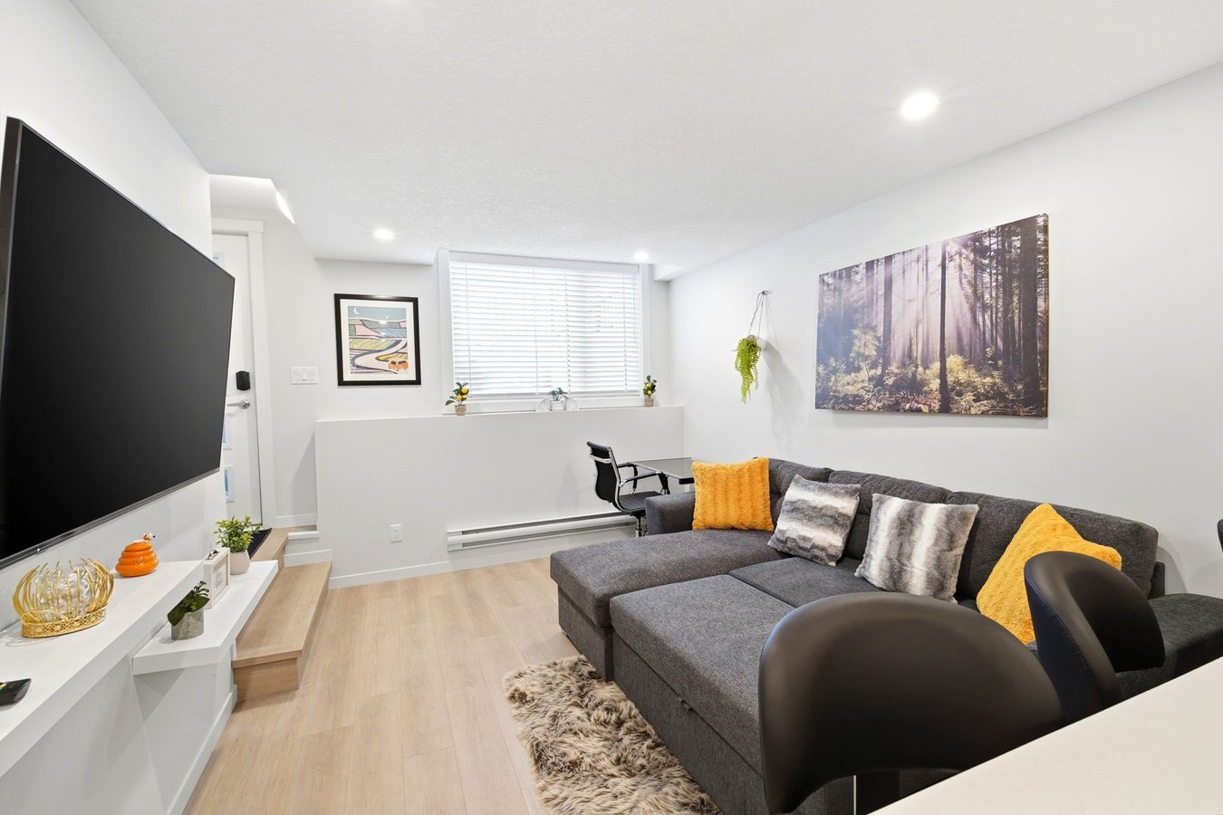 40 Livingston Parade Northeast - Photo 2
