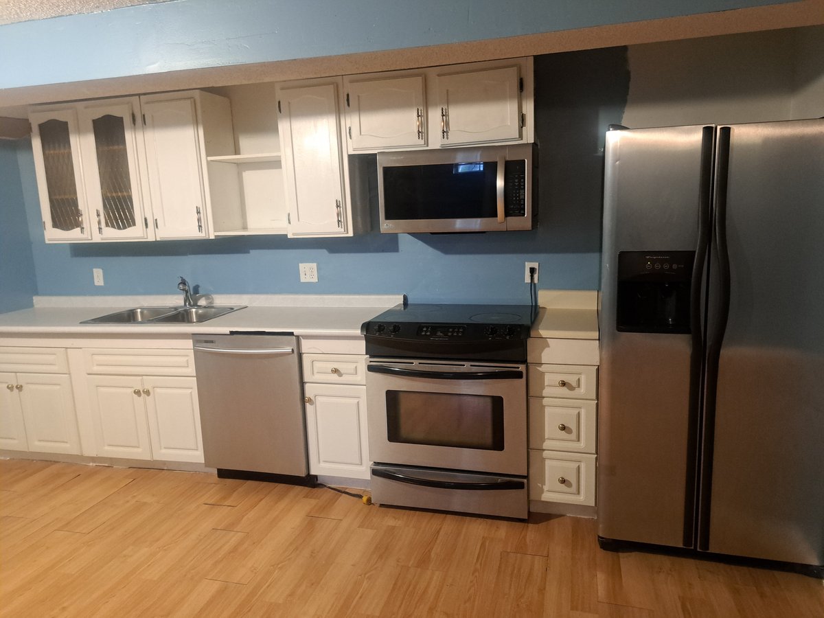 4907 44 Avenue Northeast - Photo 3