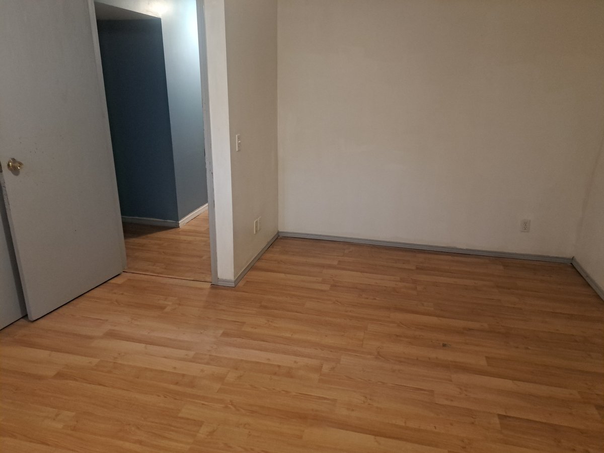 4907 44 Avenue Northeast - Photo 6