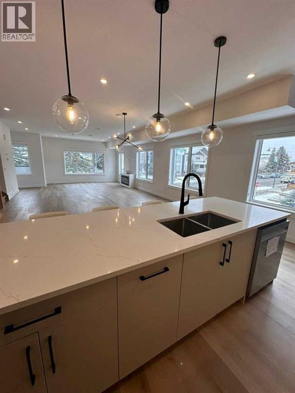 4744 Bowness Road - Photo 14