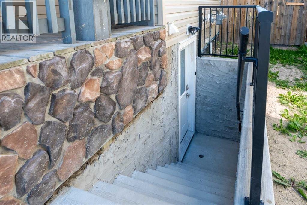 7 Panora Square NW - Photo 24