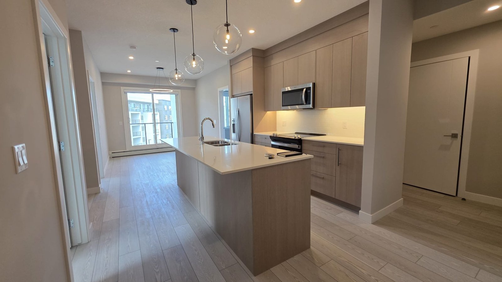 265 Wolf Willow Boulevard Southeast - Photo 4