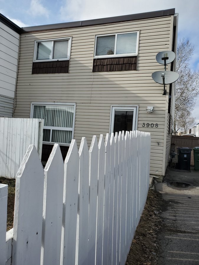 3908 29A Avenue Southeast - Photo 4