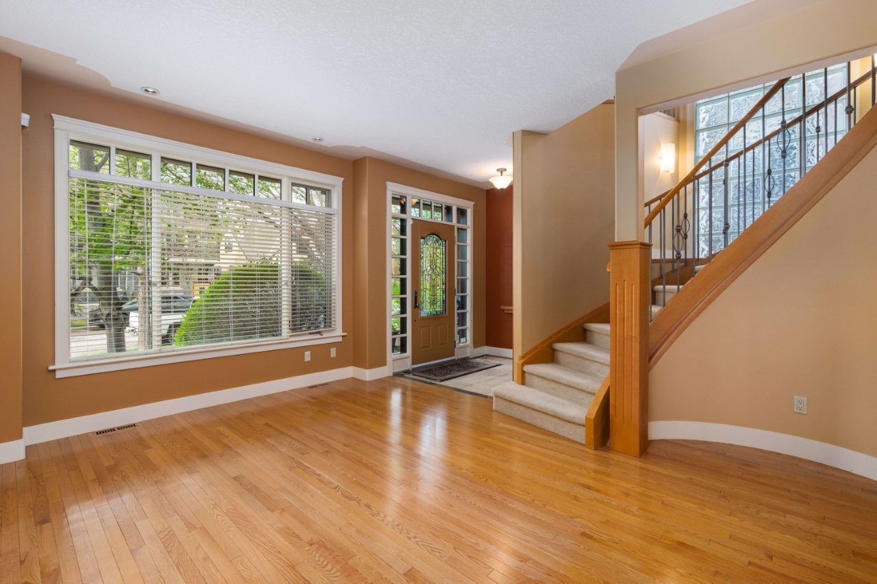 720 4 Street Northwest - Photo 4