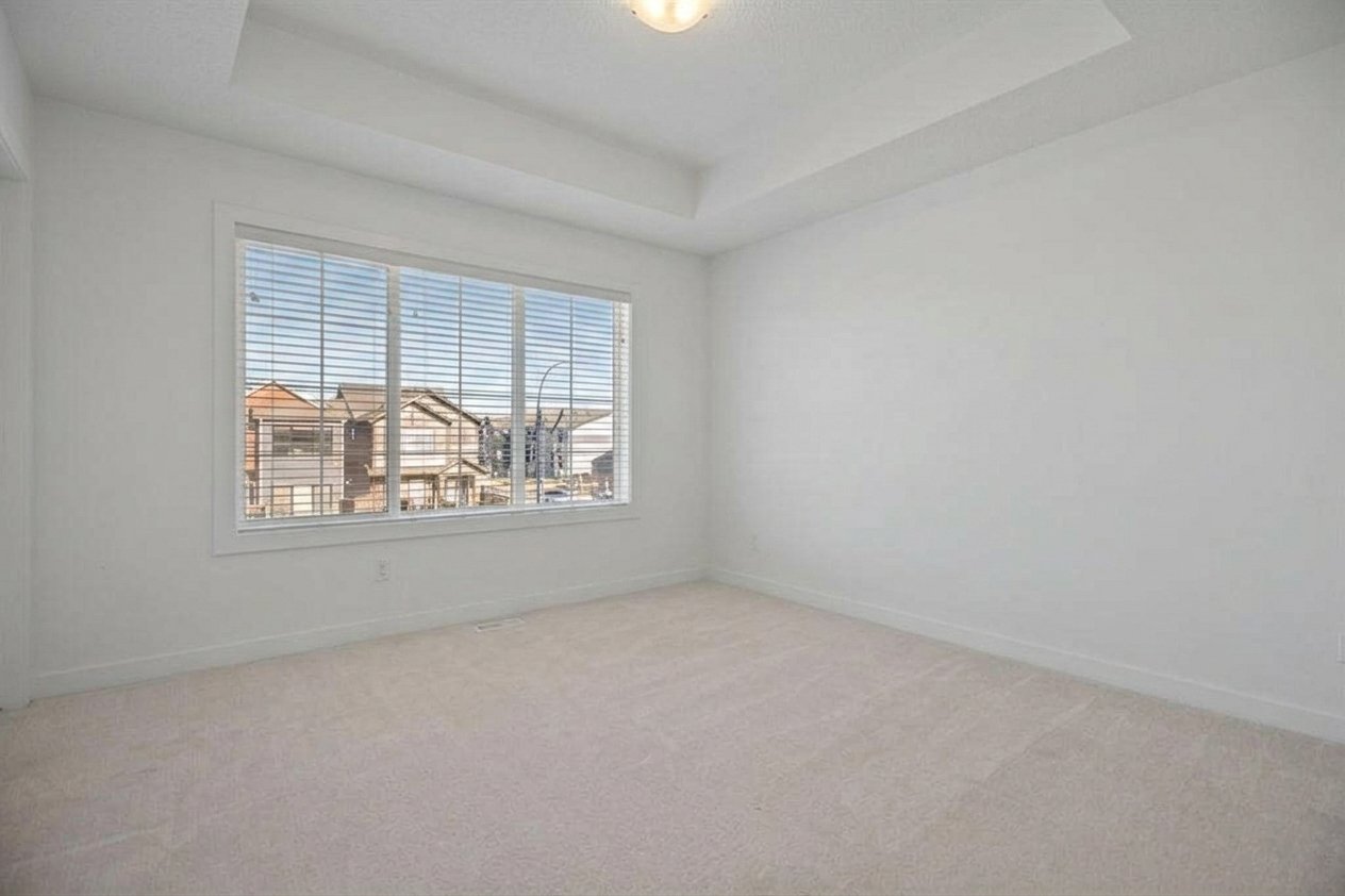7581 202 Avenue Southeast - Photo 12