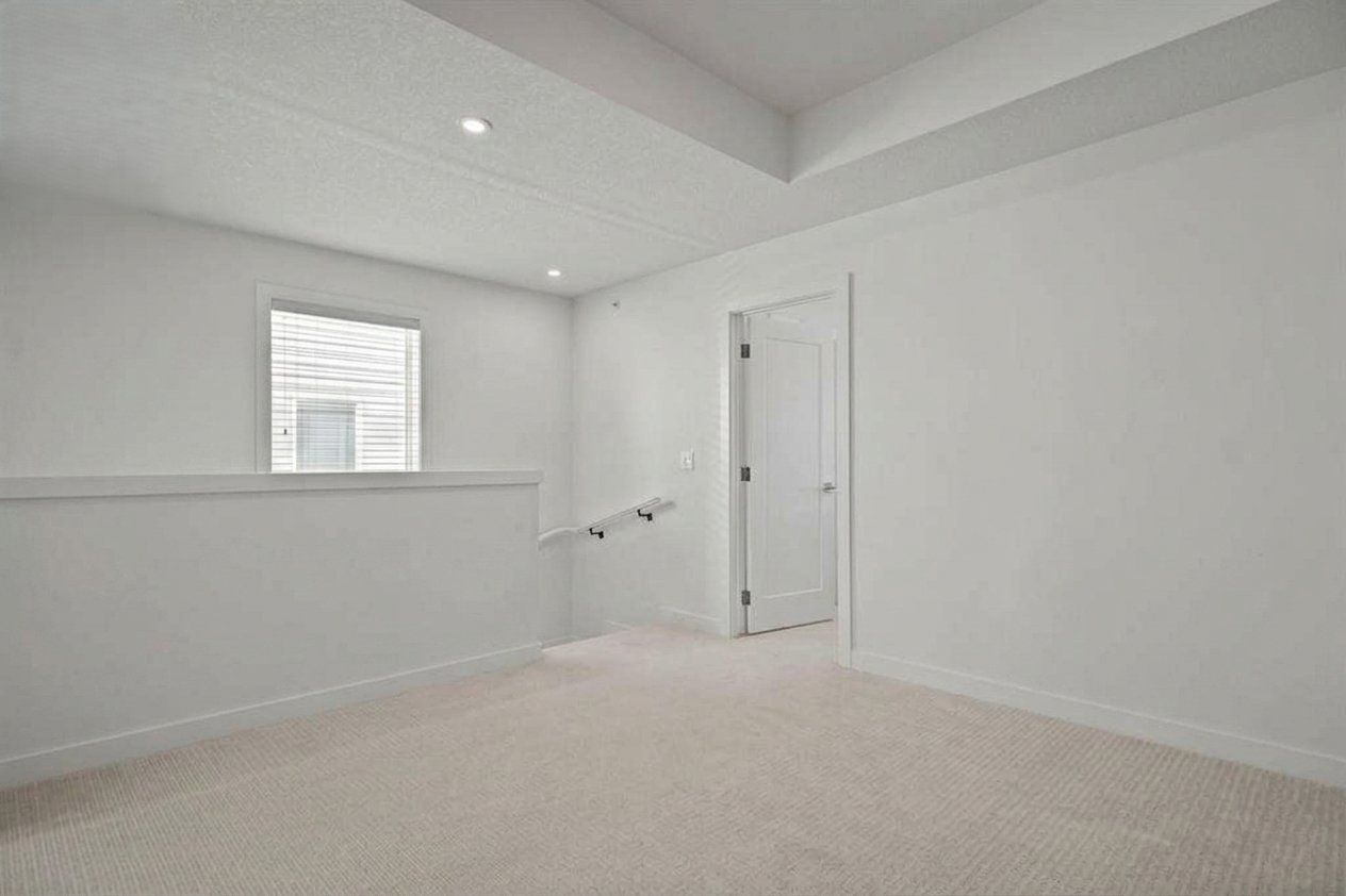 7581 202 Avenue Southeast - Photo 9