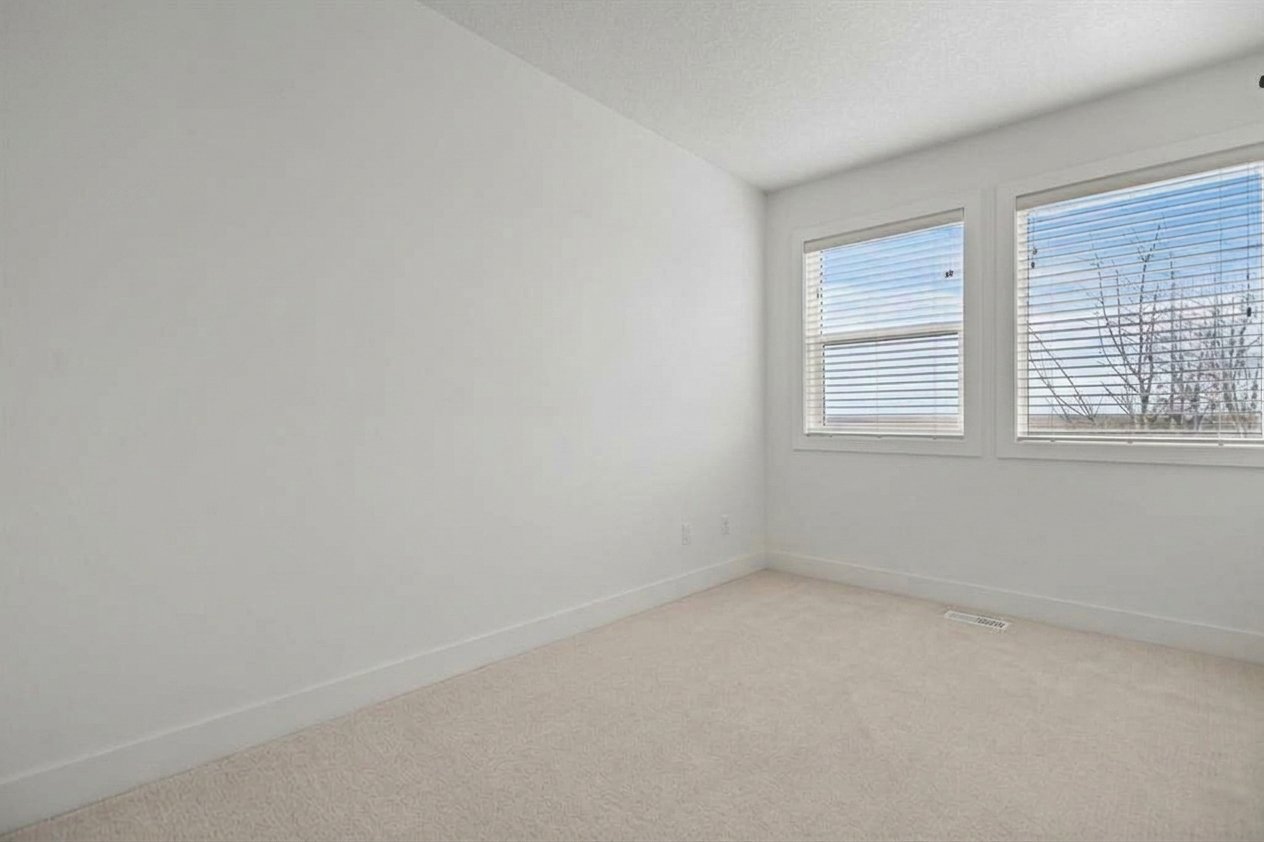 7581 202 Avenue Southeast - Photo 14