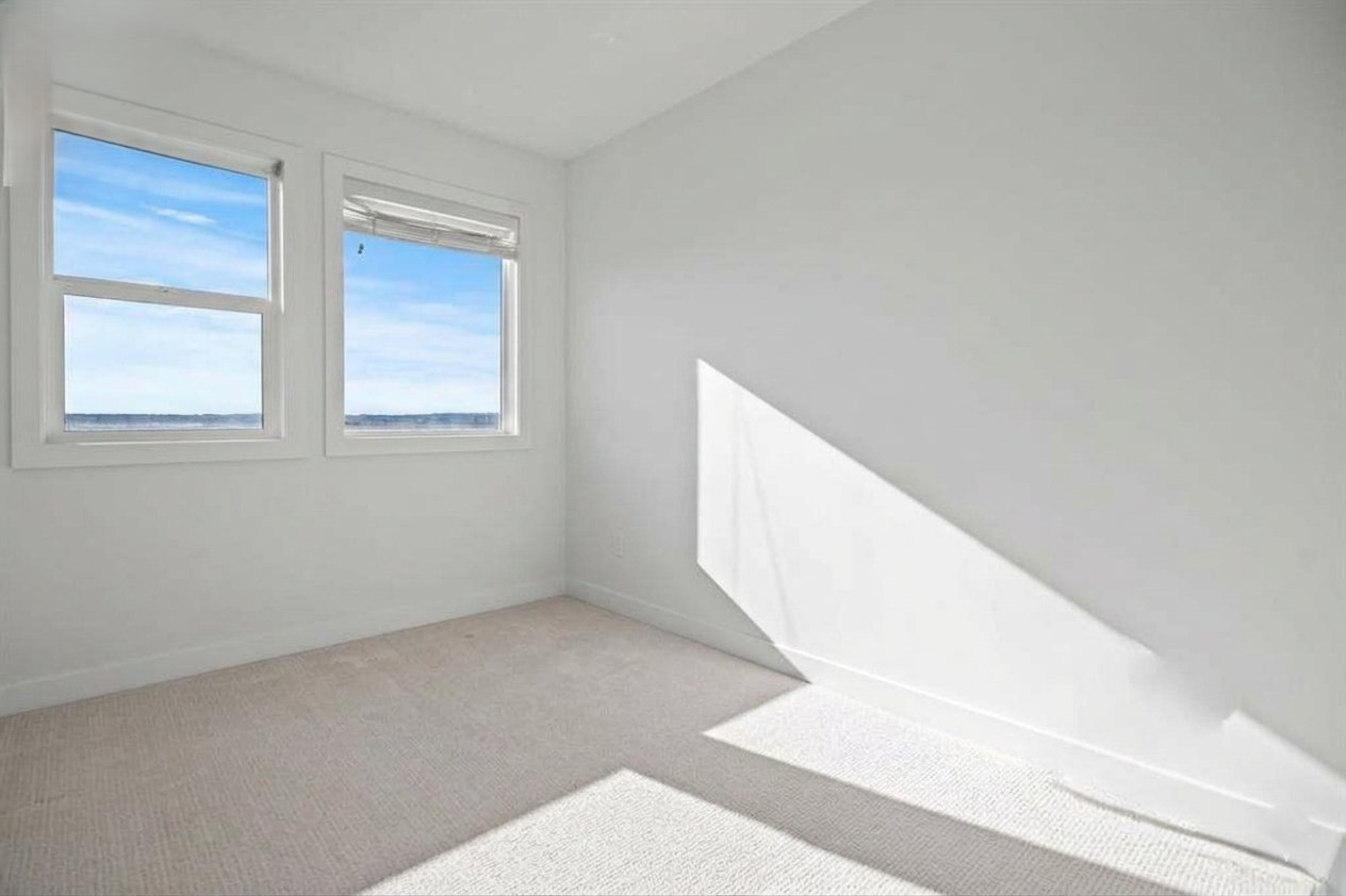 7581 202 Avenue Southeast - Photo 15