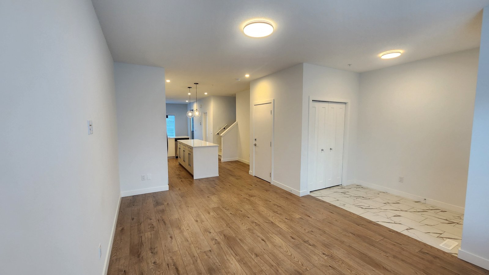 7581 202 Avenue Southeast - Photo 5