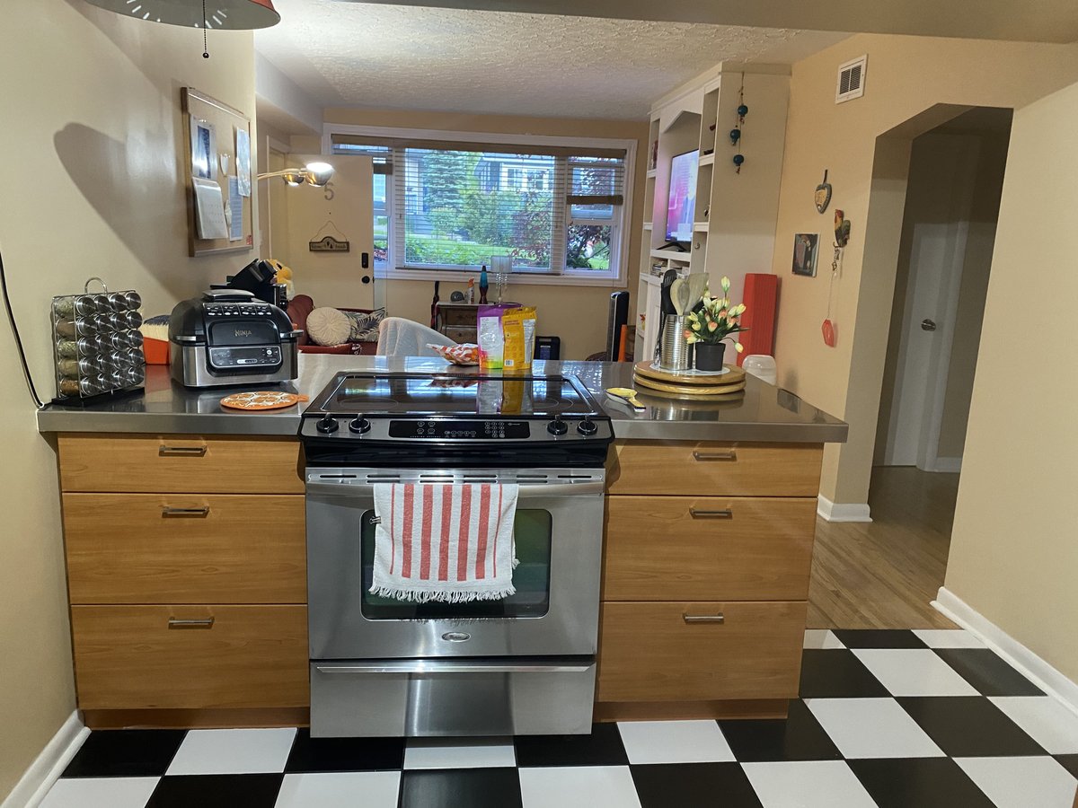 1634 18 Avenue Northwest - Photo 4