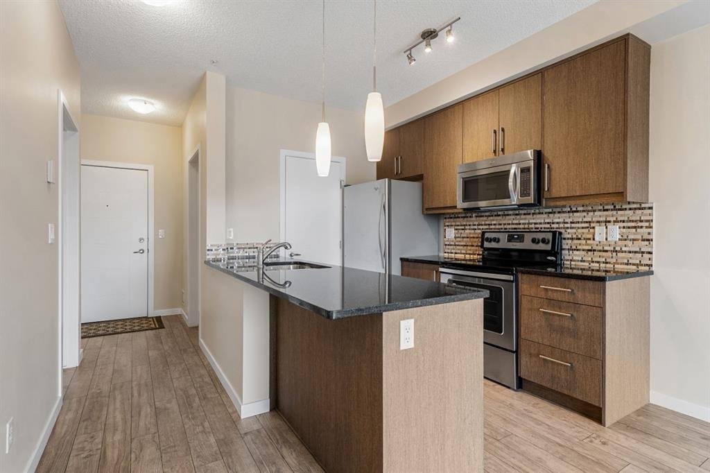 402 Marquis Lane Southeast - Photo 3
