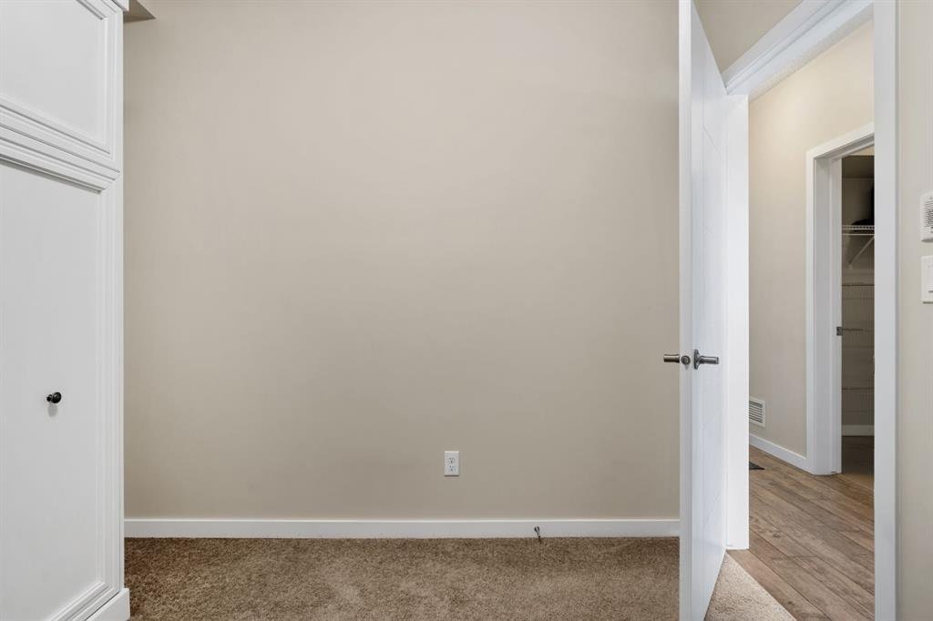 402 Marquis Lane Southeast - Photo 12