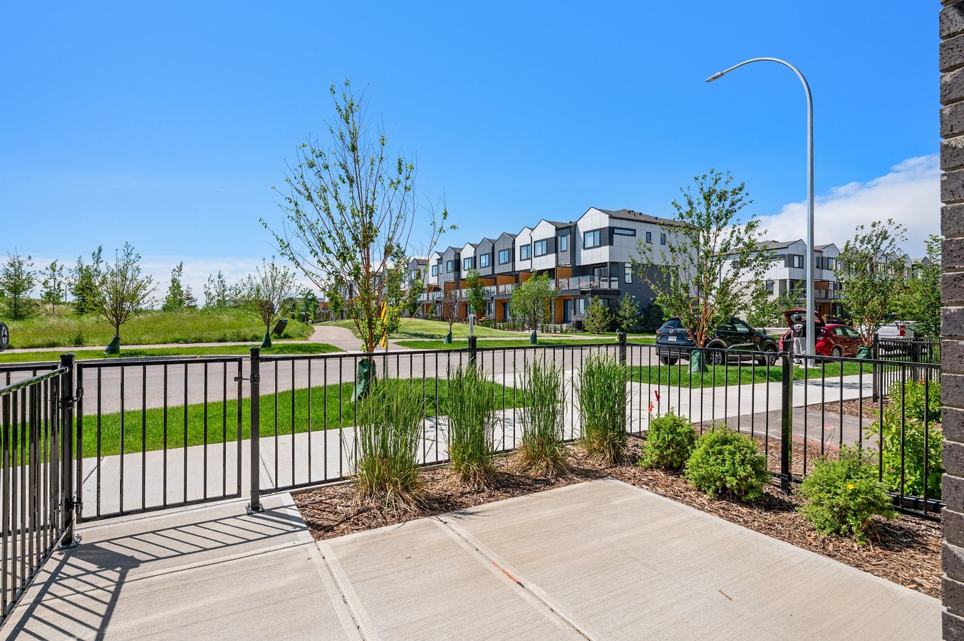 139 84 Street Southeast - Photo 4