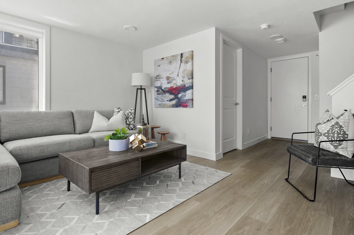 139 84 Street Southeast - Photo 5