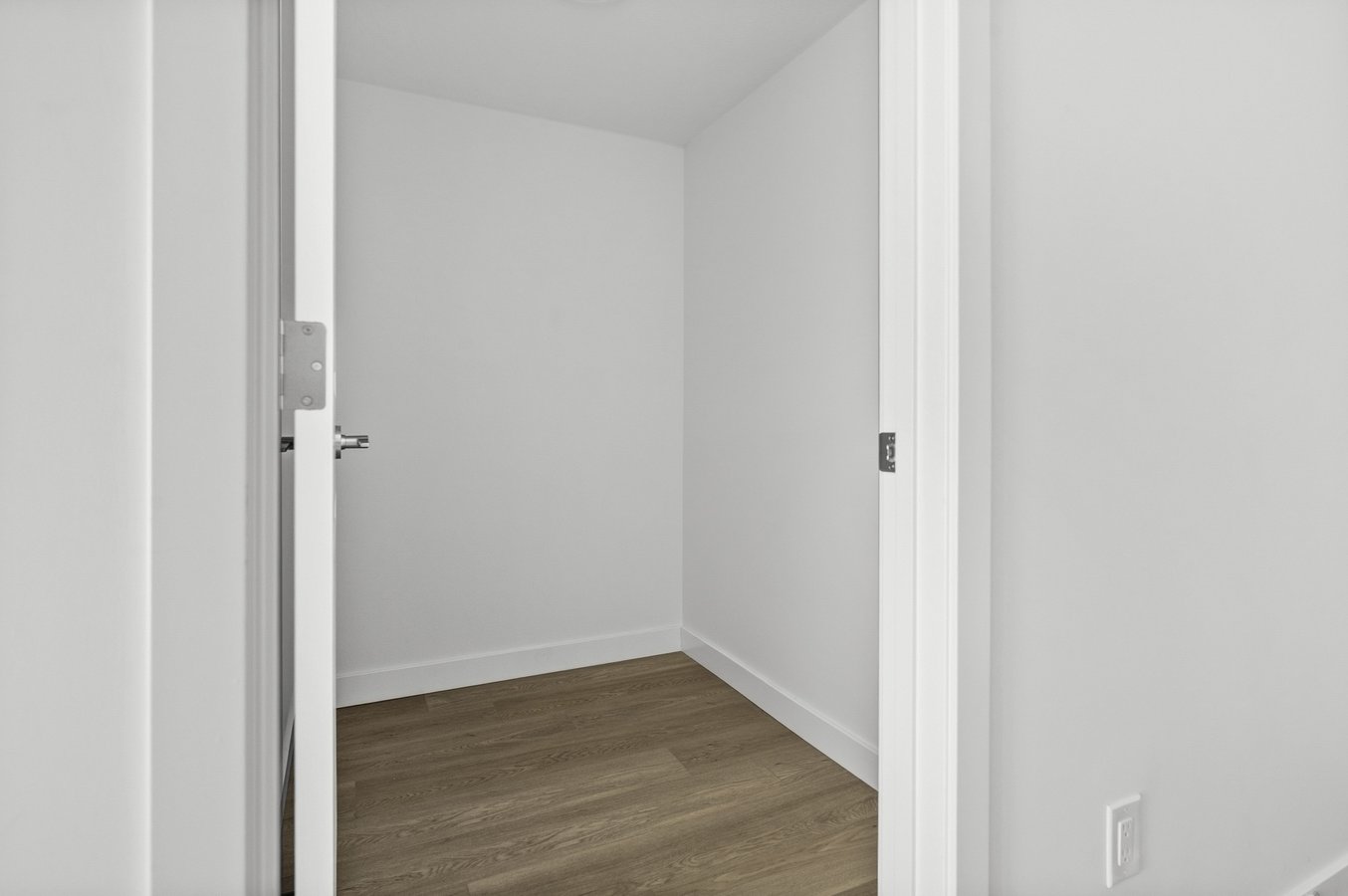 139 84 Street Southeast - Photo 9