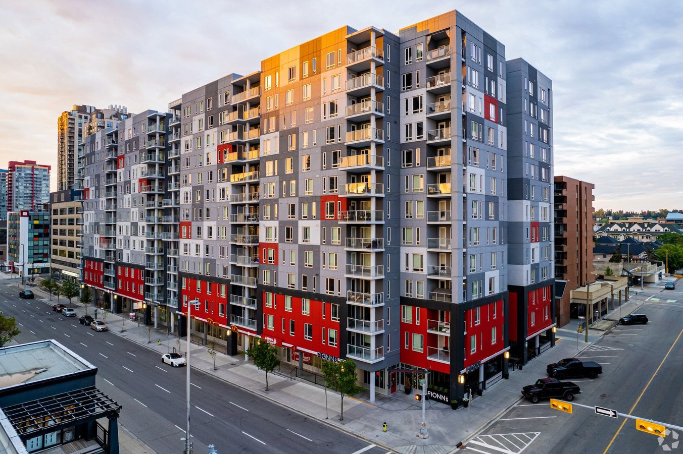 The Metropolitan - Photo 2
