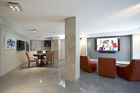 The Metropolitan - Photo 13