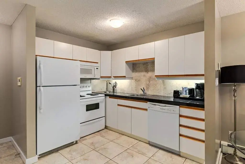 Meredith Road Apartments - Photo 5
