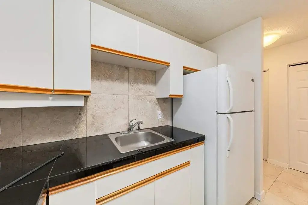 Meredith Road Apartments - Photo 7