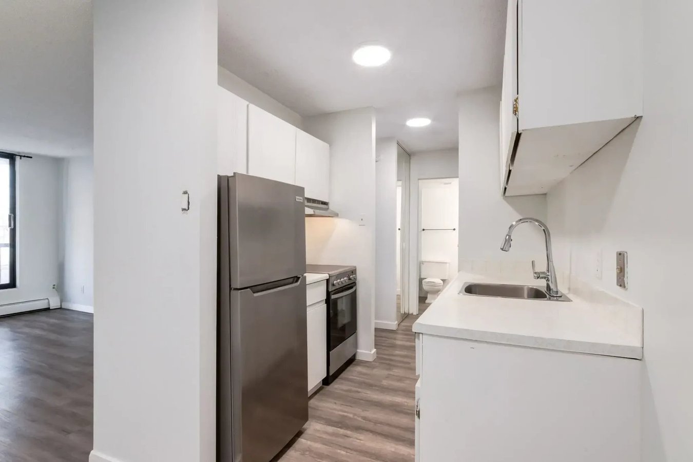 Westside Apartments - Photo 4
