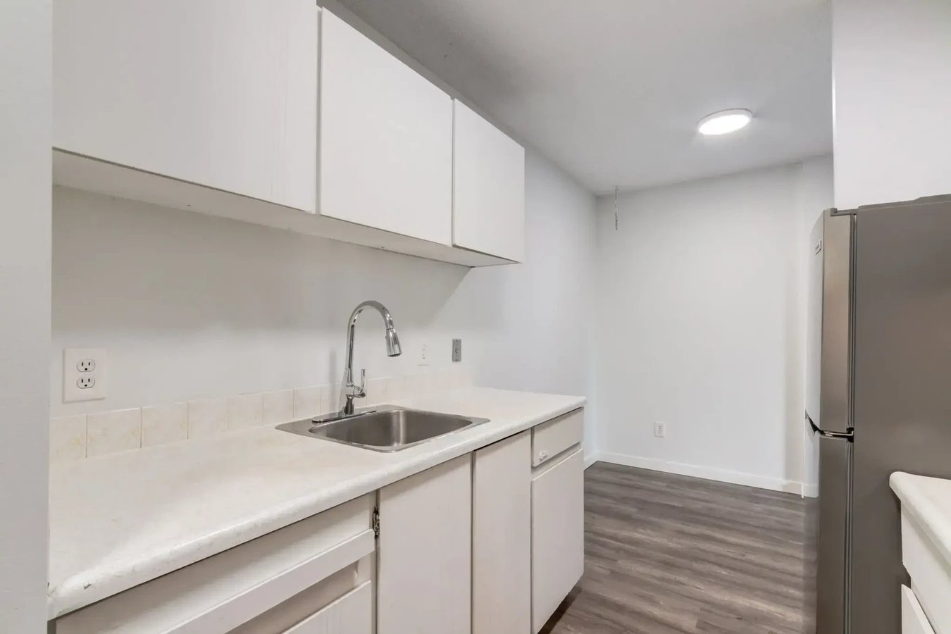 Westside Apartments - Photo 5
