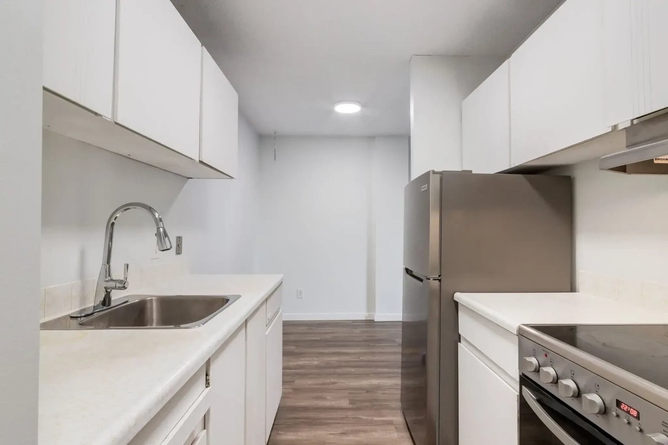 Westside Apartments - Photo 6