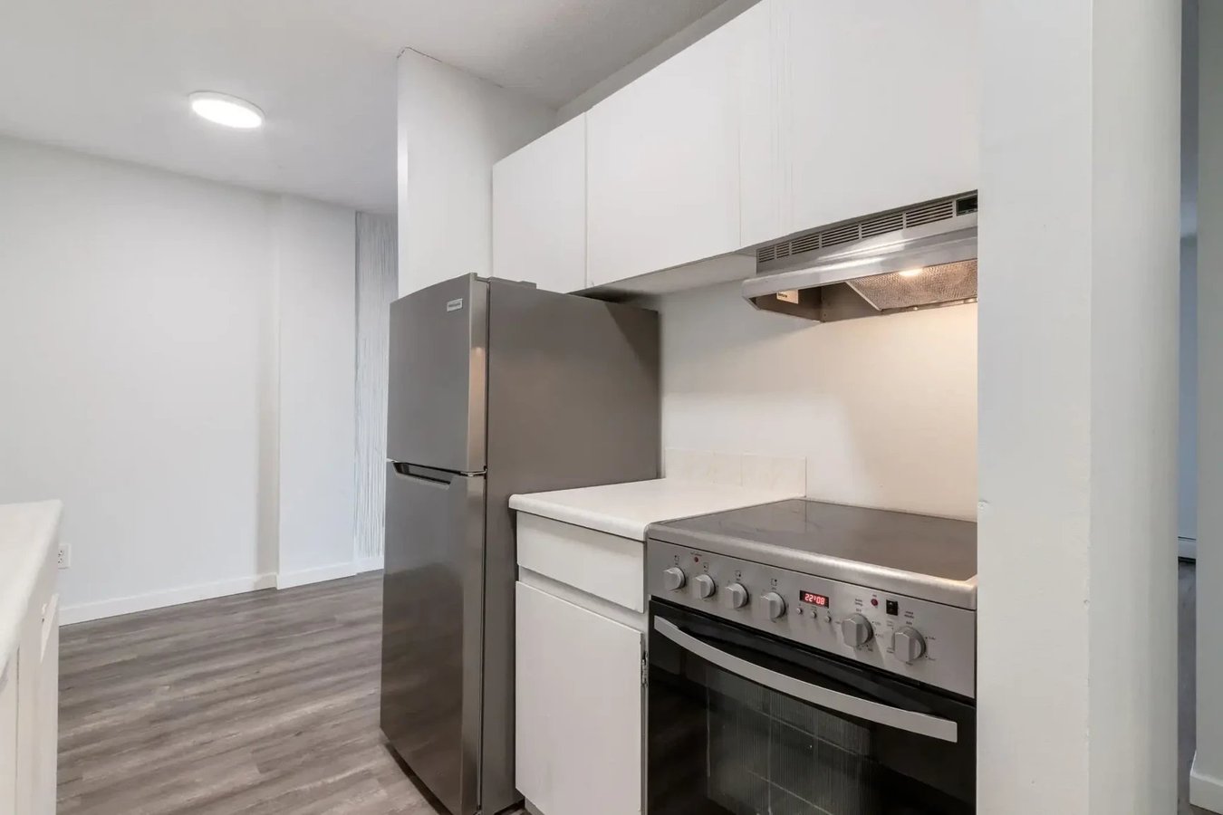Westside Apartments - Photo 7