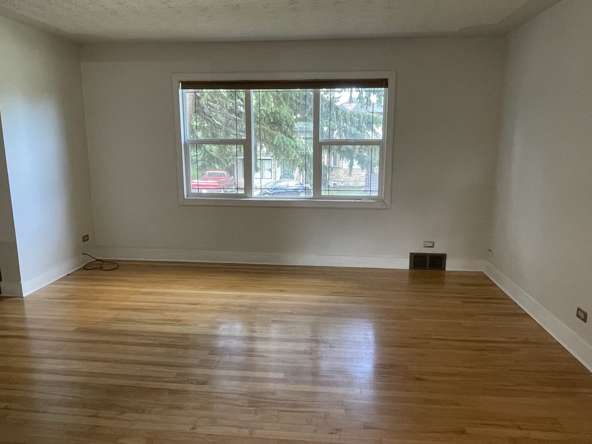 2451 28 Avenue Southwest - Photo 2