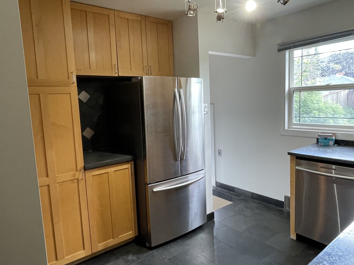 2451 28 Avenue Southwest - Photo 4