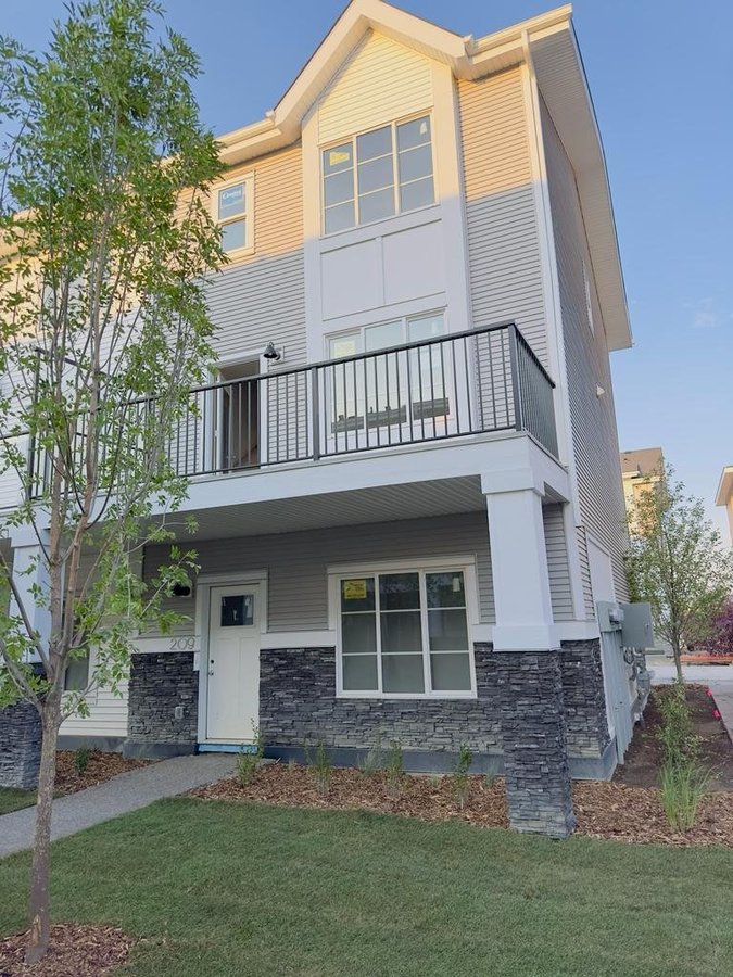 Calgary AB Town Homes for Rent