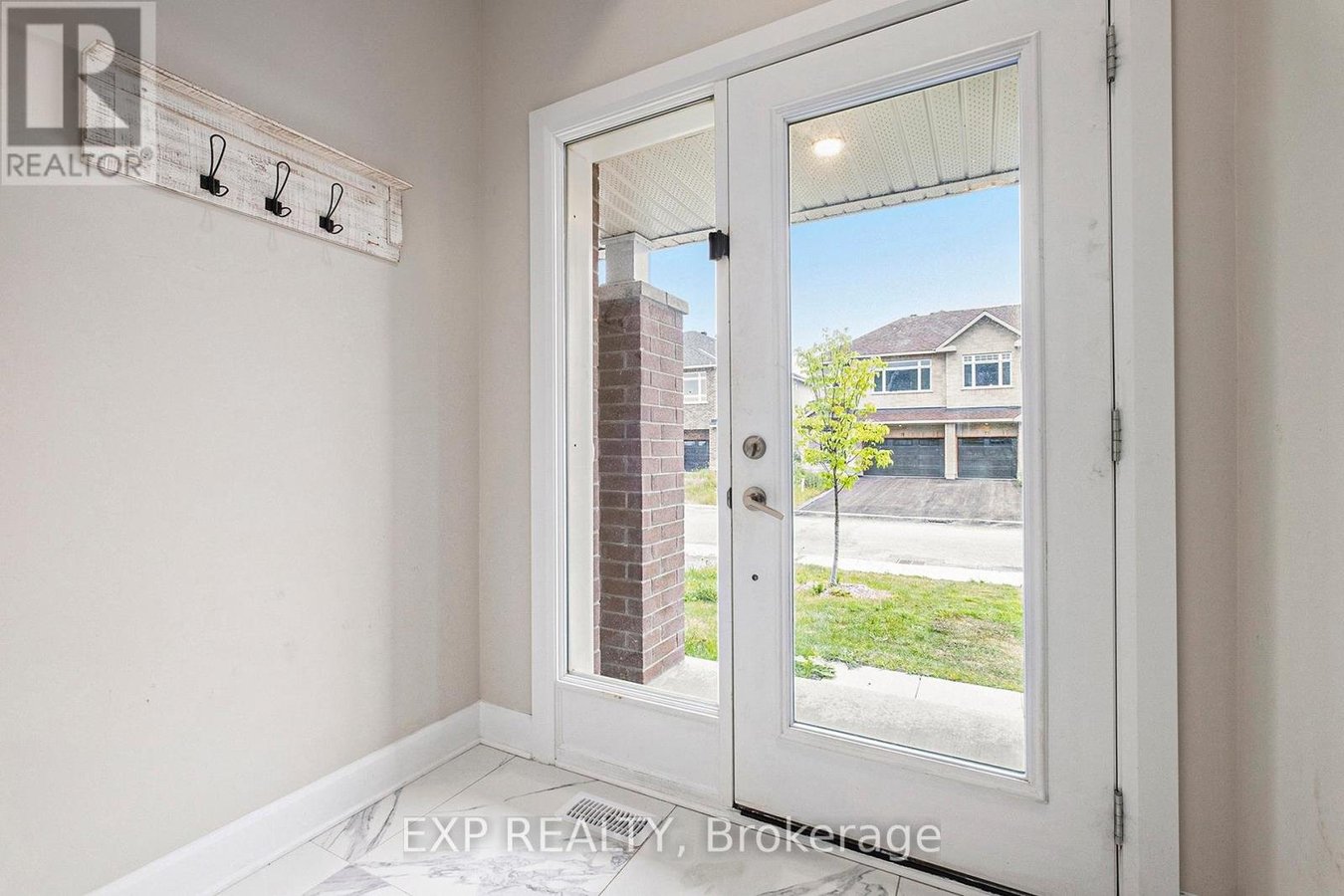 72 EASTWOOD DRIVE - Photo 4