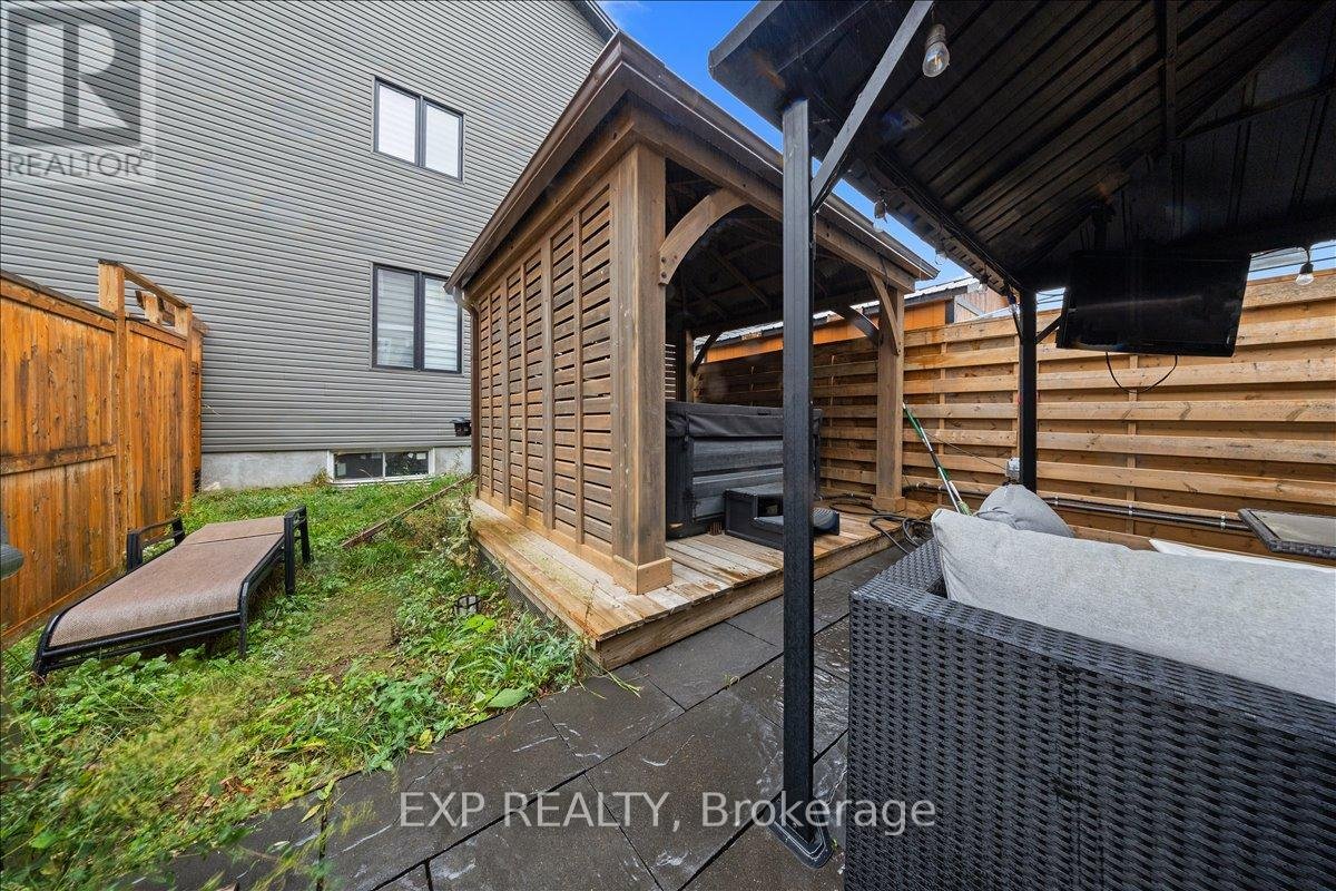 13 LEBLANC STREET - Photo 32