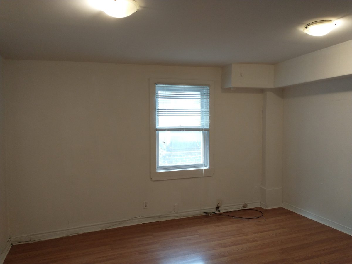 116 Dundas Street - Photo 2